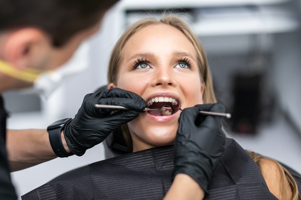 When To Consult A Cosmetic Dentist About Cosmetic Dental Treatments