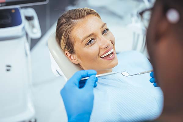 What A General Dentist Looks For When Examing Gums